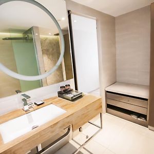 Executive Queen Room